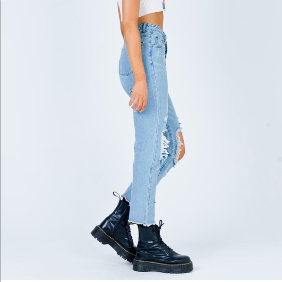 Princess Polly Erisaa Knee Rip Jeans Light Wash - Picture 2 of 8